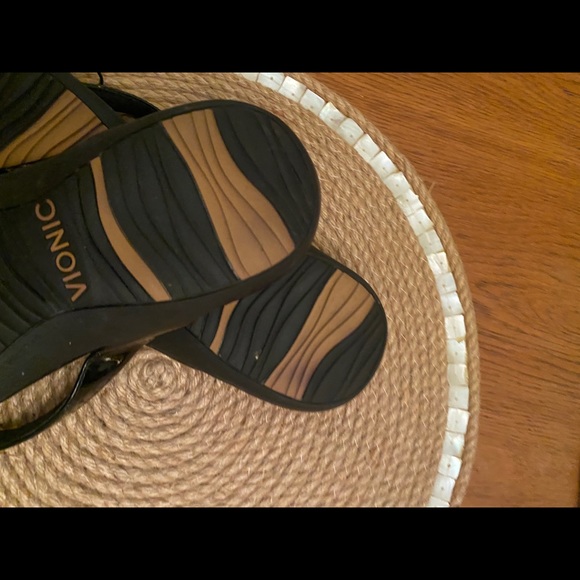 Vionic arch support sandal sz9 - Picture 2 of 6